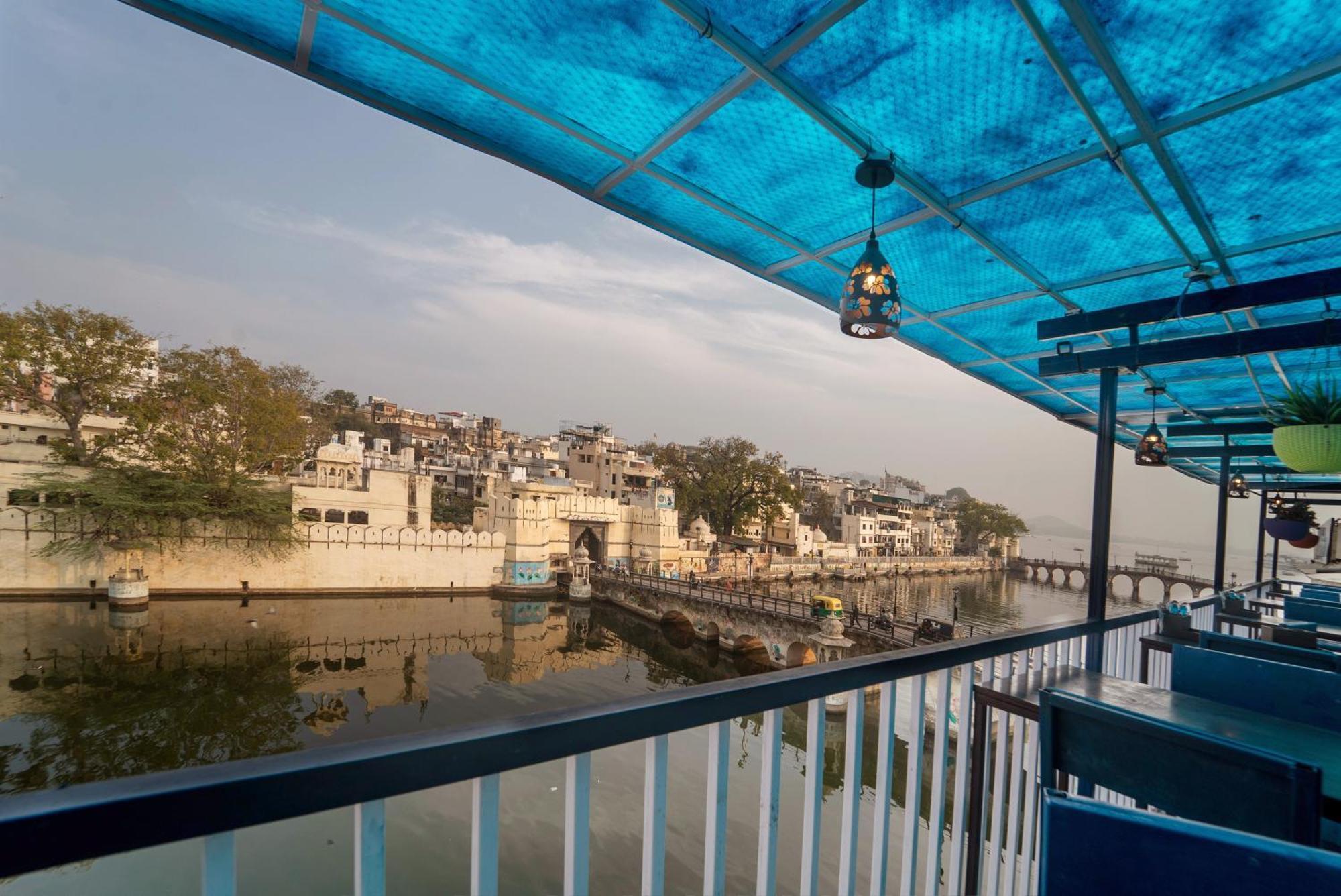 Venice View Hotel & Restaurant Ουνταϊπούρ Εξωτερικό φωτογραφία